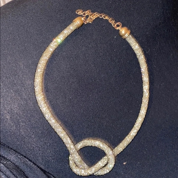 Fashion  statement twist necklace - Picture 5 of 9